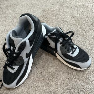 Nike Air Max 90 Essential